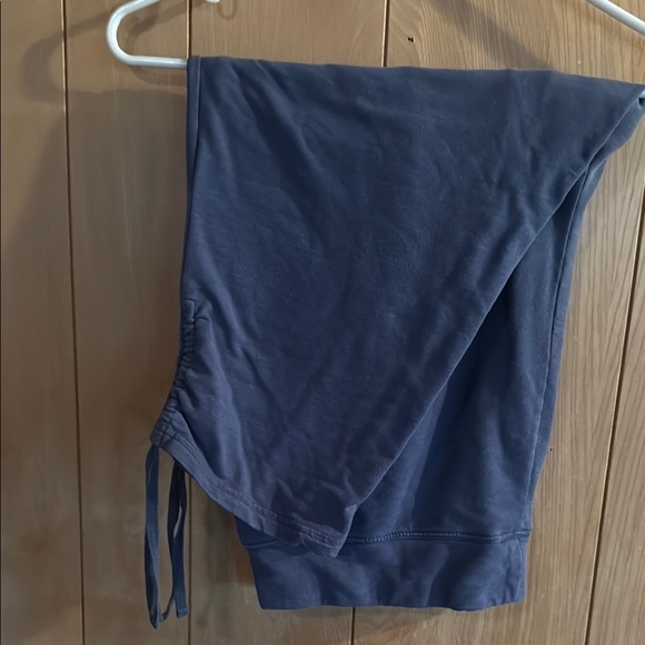 Avenue Pants - Avenue Black Hoodie